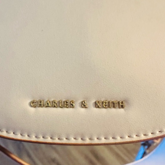 Charles & Keith mini gabine saddle bag - Picture 5 of 7